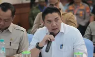 Seskab Teddy Sebut Pemerintah Perkuat Penanganan Karhutla di Kalteng, Empat Helikopter Dikerahkan untuk Water Bombing