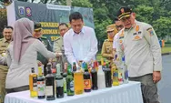 Satpol PP DKI Jakarta  Musnahkan 12.031 Botol Miras