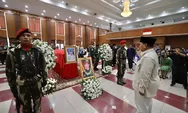 Prabowo Beri Penghormatan Terakhir ke Doni Monardo di Balai Komando Kopassus Cijantung