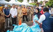 Tinjau Penjualan Sembako Murah di Duren Sawit, Pj. Gubernur Heru Berharap Warga Rasakan Manfaatnya
