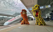 Berbagi Kemeriahan Imlek, KCIC Hadirkan Pertunjukan Barongsai di Stasiun Whoosh