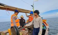 Tim Patroli Satpolair Polres Kepulauan Seribu Berikan Himbauan Keselamatan kepada Nelayan di Perairan Pulau Untung Jawa