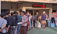 Kapolsek Kawasan Muara Baru Berbagi Kebahagian, Berikan Makanan Siap Santap
