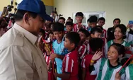 Resmikan 17 Stadion Sepak Bola, Prabowo Disambut Meriah Anak-anak Pesepakbola