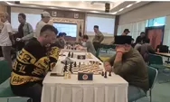 Pertarungan Sengit di Papan Catur! Muhammad Hadi Tumbangkan Sekjen PWI Banten Akew Jelang Porprov VII 2026