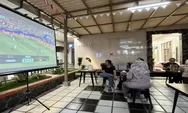 Nonton Piala Dunia 2026 di Loko Cafe Stasiun Surabaya Gubeng Jadi Daya Tarik Baru KAI Daop 8 Saat Libur Sekolah, Penumpang Jadi Meningkat