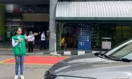 Mengenal Peran Strategis Customer Service Parking Excellent, Petugas KAI Services yang Siaga Atur Lonjakan Kendaraan di Stasiun