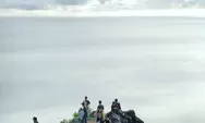 Pesona Kabut Menggantung di Pagi Hari di Bukit Biru Tenggarong, Kalimantan Timur