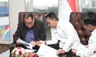 TASPEN Serahkan Hak Purnatugas Mantan Hakim Mahkamah Konstitusi, Sesuai Komitmen Transparan dan Akuntabel