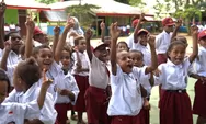 Danantara Indonesia dan PLN Berbagi Perlengkapan Sekolah untuk 5.000 Anak di Tiga Provinsi