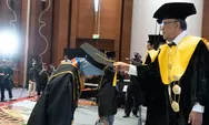 UNRIYO Wisuda 400 Mahasiswa dengan 120 Cumlaude