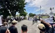 Mahasiswa Penyelamat Demokrasi Gelar Aksi di Depan Gedung Agung, Minta Jokowi Tak Salahgunakan Kekuasaan
