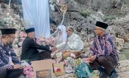 Unik, Puluhan Pasang Pengantin Nikah di Bawah Tebing   