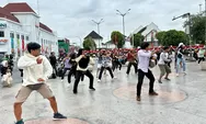 Ratusan Warga Flashmob Beksan Wanara di Nol Km, Bawa Pesan Pilkada Damai Berintegritas