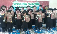 TPA Masjid Al Hikmah Kayen Wisuda Santri, Seorang Diantaranya Mualaf