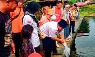 Salurkan Aspirasi Warga, Bamuskal Tirtonirmolo Serahkan 1000 Bibit Bawal ke Kelompok Budidaya Ikan