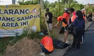 Satset Yogya Peduli Bersih-Bersih Sampah di Selokan Mataram 