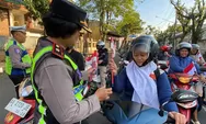 Borong Bendera Merah Putih, Polres Temanggung Bagikan pada Warga