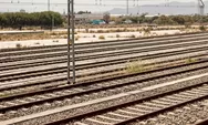 Seorang Pria Meninggal Dunia Tertabrak KRL Saat Jogging Pakai Headset, Sudah Diperingati dan Diklakson Tapi Tidak Dengar