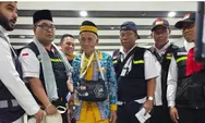 Jamaah Haji Tertua Indonesia Asal Madura Tiba di Madinah 