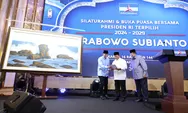Hadir di Acara Silaturahmi dan Buka Bersama Partai Demokrat, Prabowo Diberi Lukisan Tangan SBY