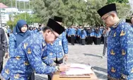 Ahmadi Zubir Serahkan SK 799 PPPK Kota Sungai Penuh Formasi 2023