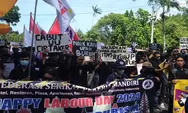 Massa Bentangkan Spanduk, Ini Tuntutan Buruh dalam Aksi Damai May Day di Depan Kantor Gubernur Bali