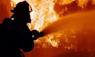 30 Menit Api Berkobar di Gudang Gegana