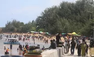 Ribuan Pengunjung Serbu Pantai Manggar, Pendapatan Melonjak