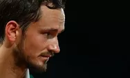 Juara Bertahan Medvedev Tersingkir di Italian Open, Iga Swiatek Melaju