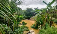 Dua Rumah Hanyut Diterjang Banjir di Ngabang Kabupaten Landak, Warga Mulai Mengungsi