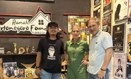 Jonathan Walters dan Jenni Greenmiller Kunjungi Rumah Pendidikan Seni dan Budaya Tirtonegoro Foundation di Samarinda