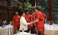 Begini Momen Prabowo Sambut Langsung Para Pemain Timnas di Pintu Kediamannya