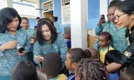 Ketua TP PKK Provinsi Papua Pegunungan Kunjungi Anak-Anak PAUD Mamberamo Tengah