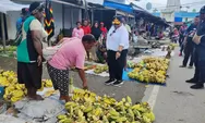 Belanja di Pasar Sentral Kalibobo, Begini Respon Pedagang ke Mama Haluk