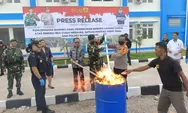 Ribuan Batang Rokok, Miras Ilegal dan Ganja Dimusnahkan