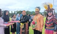 UNIK, Peserta Upacara Hardiknas Pemkab Nabire Kenakan Pakaian Adat