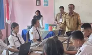 Frans Pekey Pantau Ujian Akhir Sekolah di Kota Jayapura: Semua Berjalan Lancar