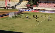 Babak Pertama Persewar vs Persela Lamongan Skor 0-0