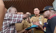 Diadang di Kantor Wali Kota Jayapura, Massa Diterima Ramses Limbong di Kantor Gubernur Papua