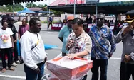 Dukung Sektor Industri dan Usaha Mikro, Pemprov Papua Tengah Serahkan Alat Industri dan UKM