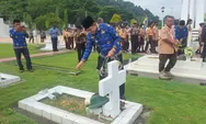   Ziarah ke Makam Pahlawan, Rustan Saru Ajak Pemuda Teladani Semangat Juang dan Berakhlak Baik