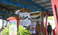 FX Mote Pimpin Upacara Peringatan Hari Guru Nasional di Waropen Papua