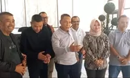 Haji Hadad Kembali Berseberangan Dengan Marwan Hamami, Deklarasikan Iyos Somantri - Rastya Mutiarani Zahra