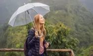 5 Hal yang Harus Disiapkan Sebelum Traveling di Musim Hujan