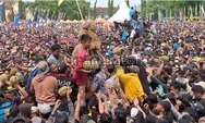 Puluhan Ribu Warga Berdesakan Berebut Durian Gratis di Festival Durian Pekalongan, Sejumlah Orang Pingsan
