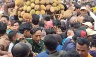 Festival Durian Pekalongan Ricuh: Durian Tak Dapat, 2 Pengunjung Ini Malah Kehilangan HP