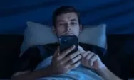 Kenapa Niat Tidur Cepat Malah Berakhir Scroll Sampai Tengah Malam? Ini Penyebabnya