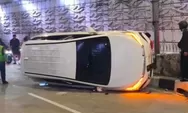 Kecelakaan Tunggal BYD M6 di Mampang Jaksel, Mobil Sampai Terguling