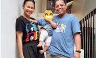 Selalu Bikin Penasaran, Indah Permatasari dan Arie Kriting Akhirnya Pamer Wajah Menggemaskan Baby Naka